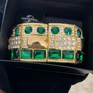 Universal Vault Collection Green Gold Bracelet